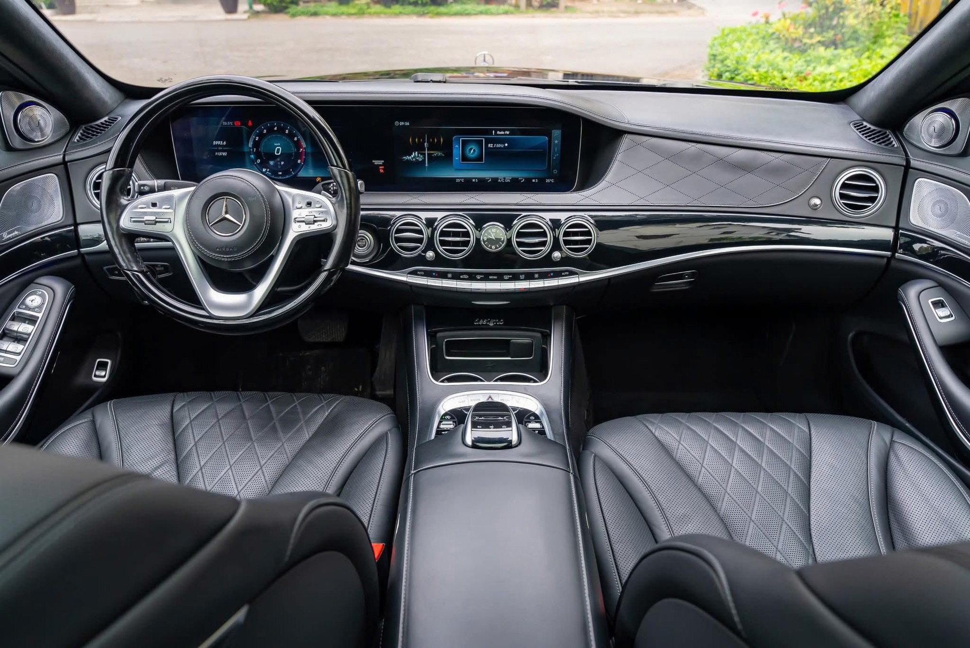 Mercedes-Benz S 450 rao bán 1,8 tỷ đồng: Người bán nói 'tội gì mua C 300', đẳng cấp S-Class 'vẫn khác lắm' - Ảnh 4