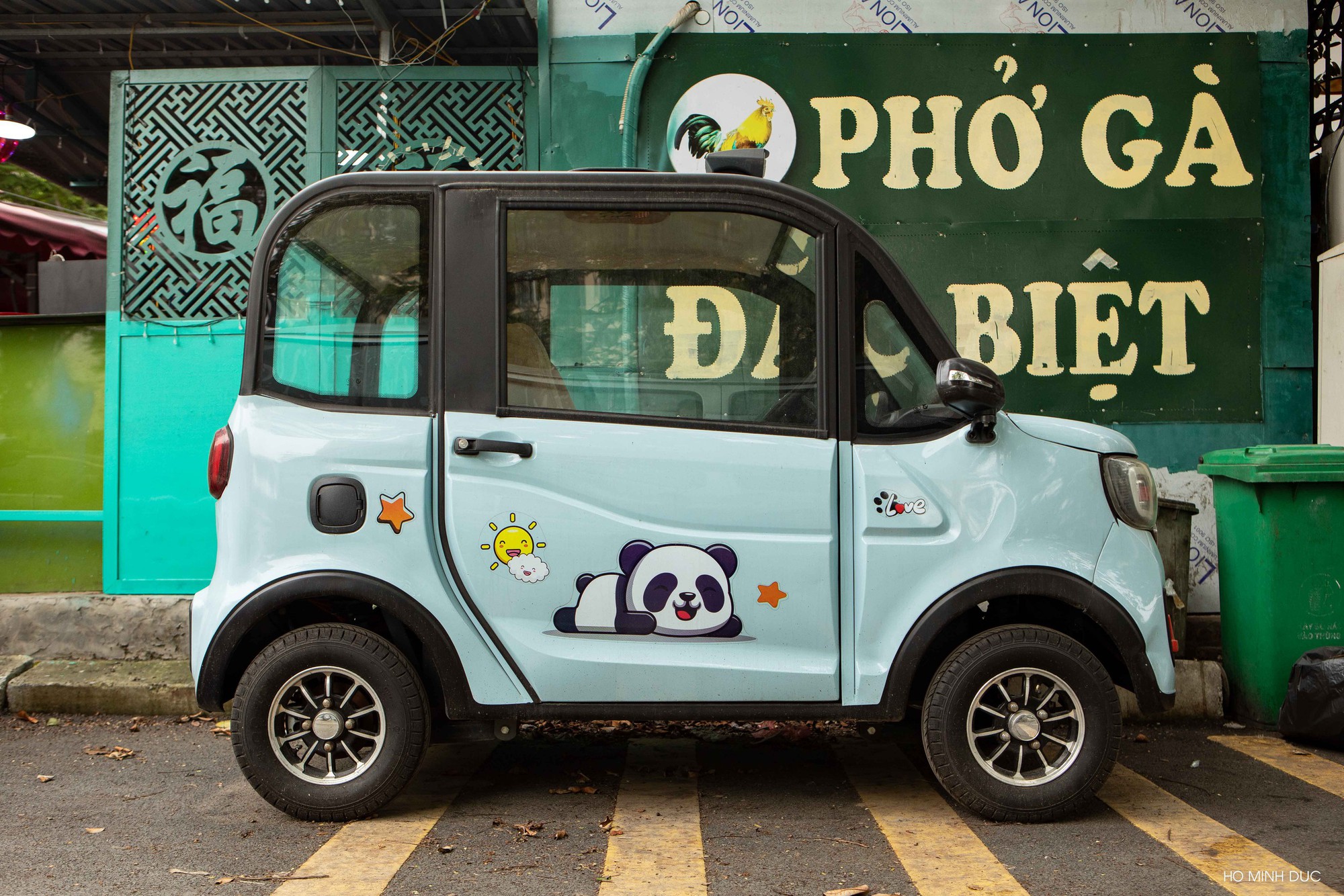 Xuất hiện ở Hà Nội chiếc ô tô mang biển vàng ngang giá Honda Air Blade: Có gì tiện nghi, đi nhanh cỡ nào? - Ảnh 2