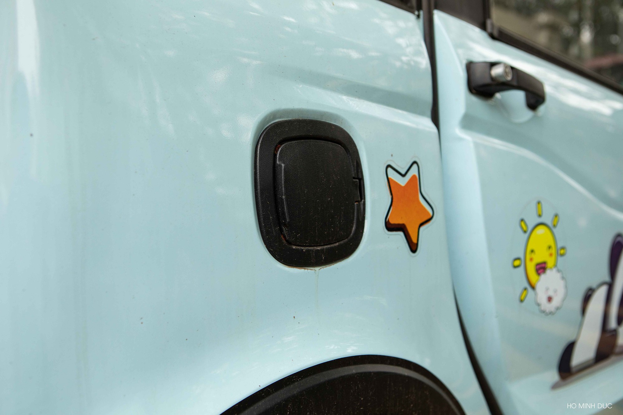 Xuất hiện ở Hà Nội chiếc ô tô mang biển vàng ngang giá Honda Air Blade: Có gì tiện nghi, đi nhanh cỡ nào? - Ảnh 18