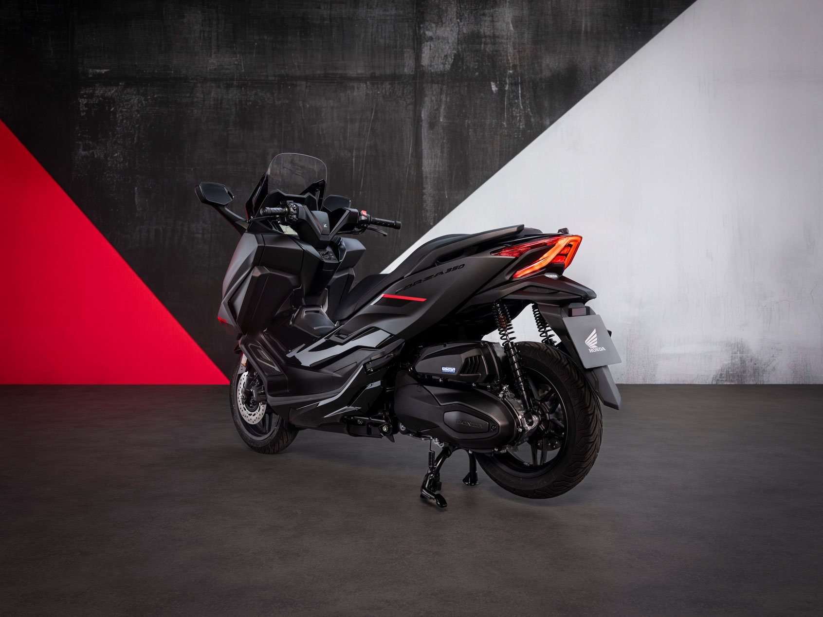 Honda ra mắt xe tay ga phân khối lớn, động cơ mạnh mẽ, kiểu dáng thể thao - Ảnh 5