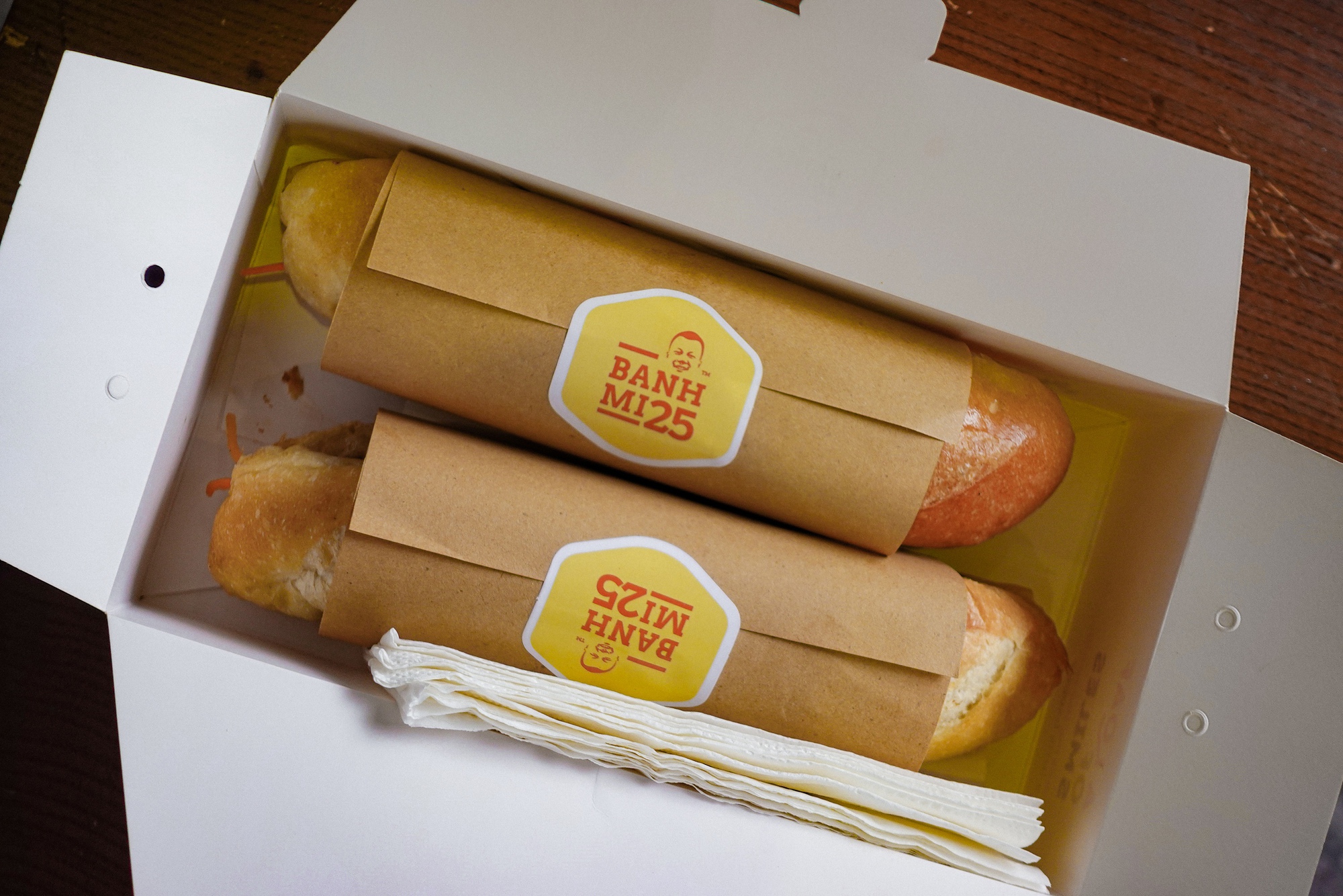 Hàng bánh mì đông khách Tây nhất Hà Nội: Chờ 20 phút để mua ổ bánh 45k liệu có xứng đáng? - Ảnh 12