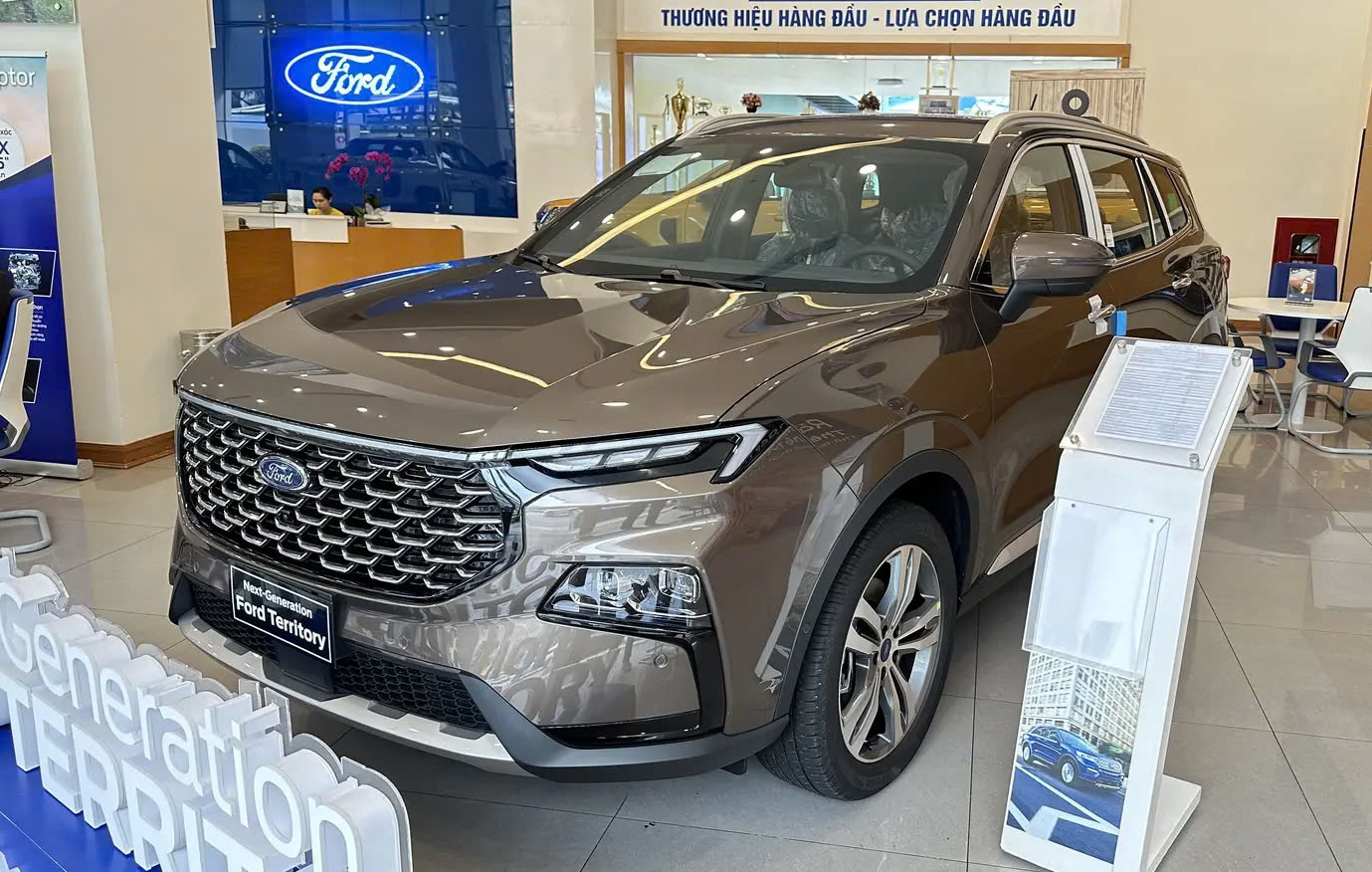 Ford Territory giảm 70 triệu đồng tại đại lý: Xe sản xuất 2025 nhưng giá rẻ hơn Mazda CX-5 2024 - Ảnh 1
