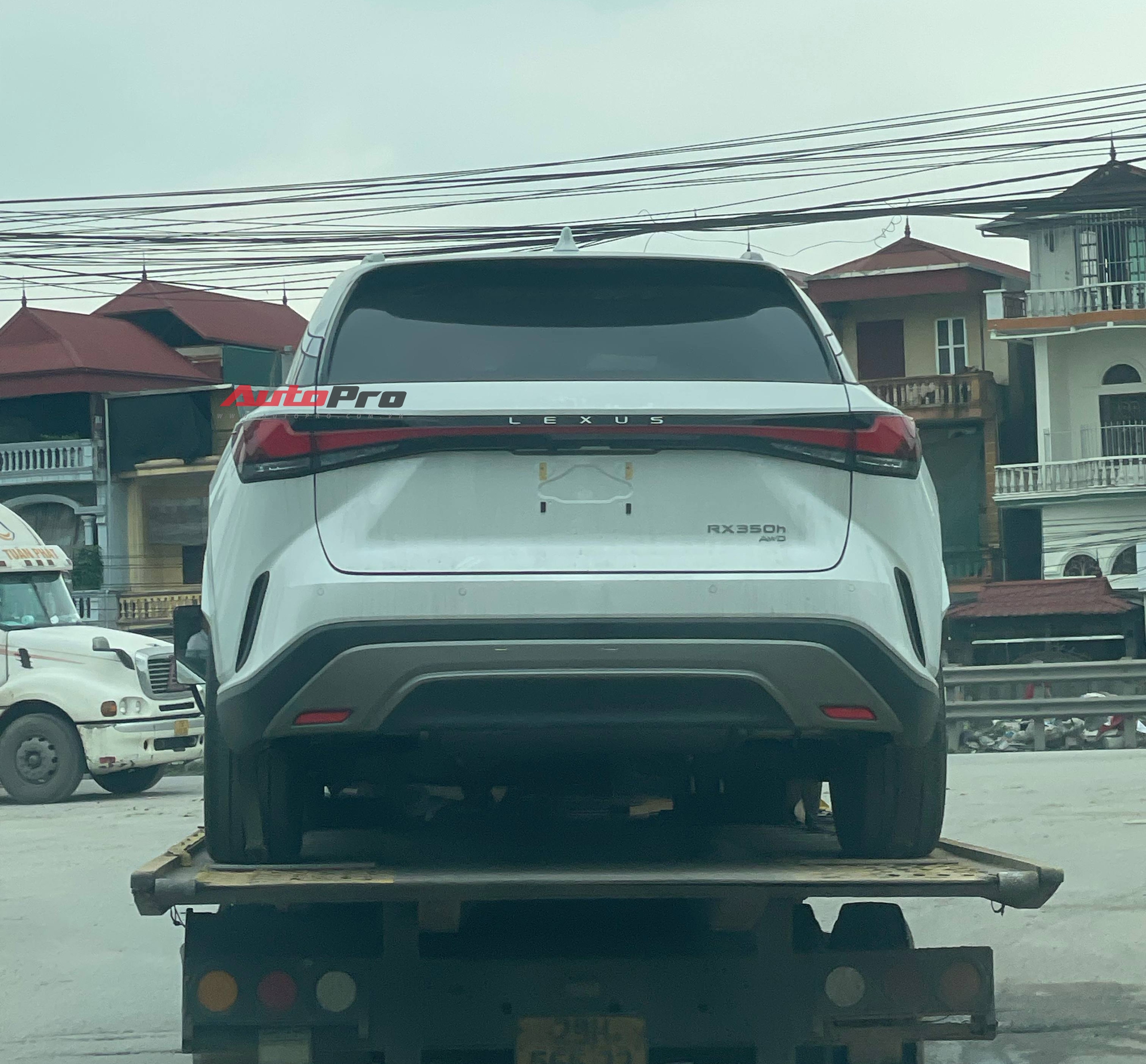 Lexus RX 350h 2025 đã về Việt Nam: Tinh ý mới thấy điểm khác bản xăng, dễ thêm công nghệ, máy tiết kiệm xăng cạnh tranh X5, Q7 - Ảnh 2