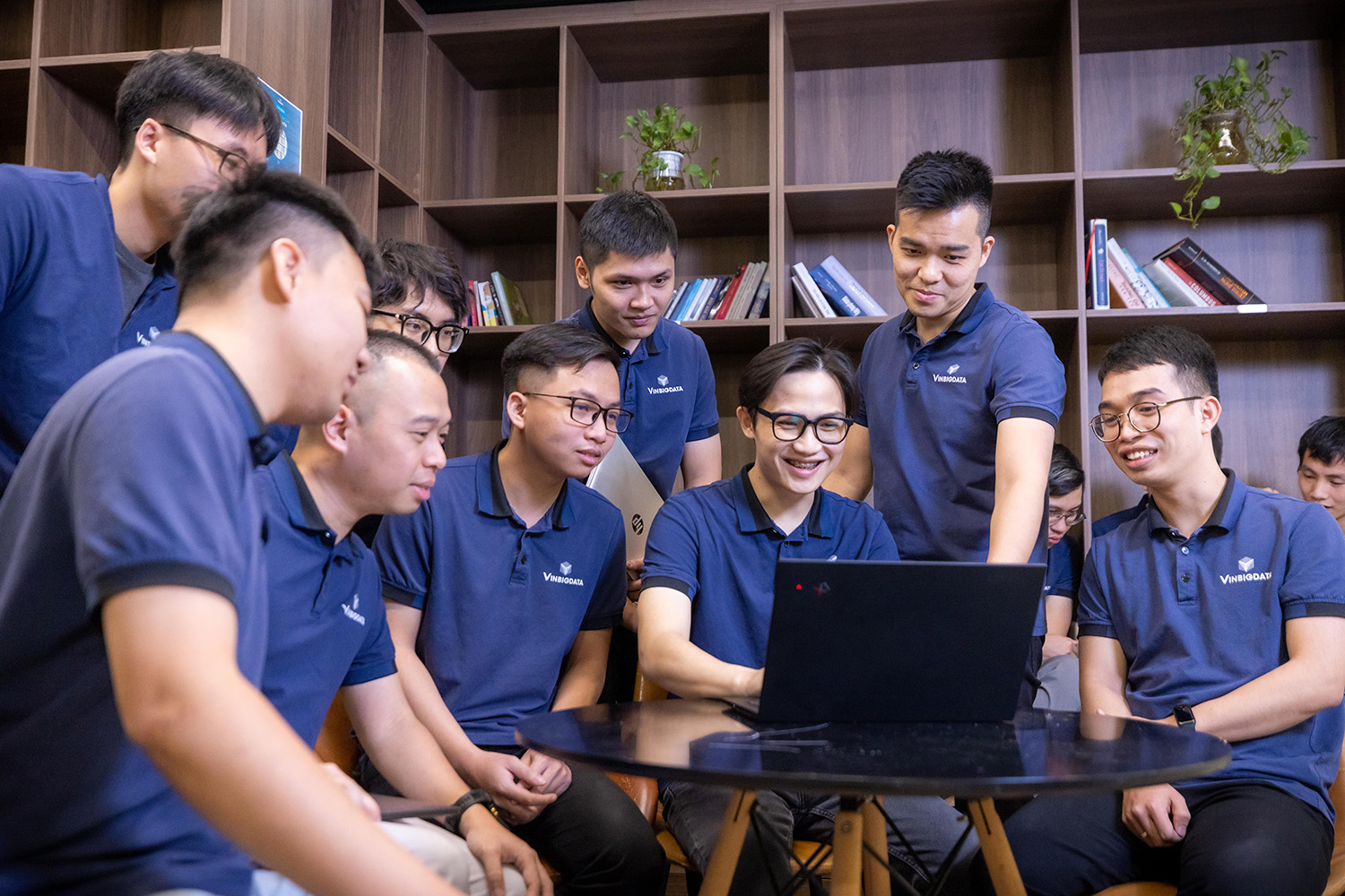 Năm 2025, cả Việt Nam nói về AI, dữ liệu lớn - một công ty của tỷ phú Phạm Nhật Vượng đã âm thầm xây dựng dữ liệu 7 năm qua, thành tựu khiến nhiều người ngỡ ngàng - Ảnh 2