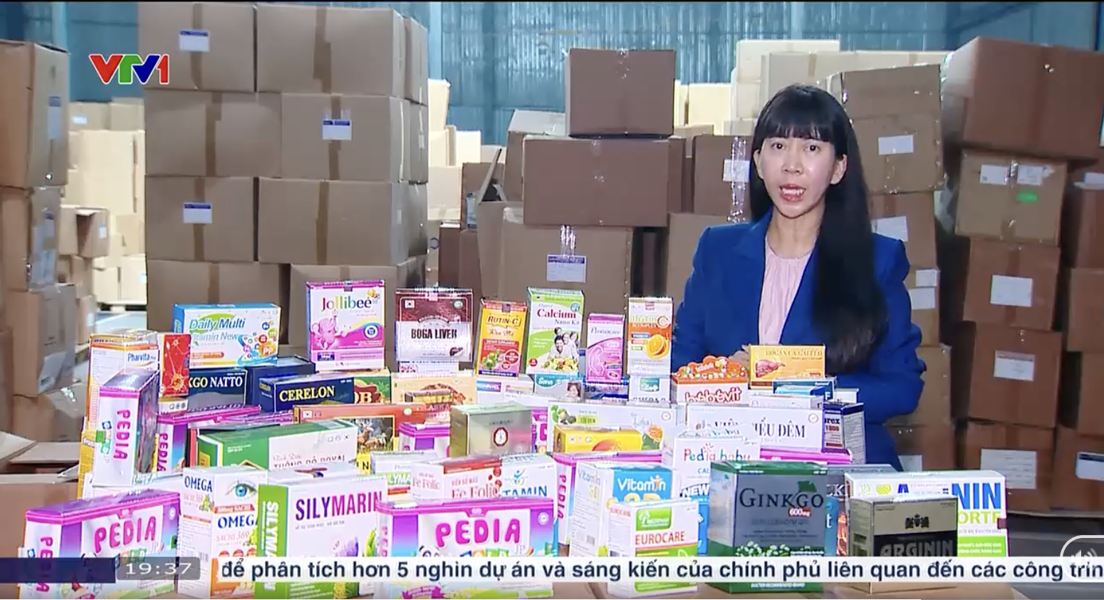 Nóng: Thu hơn 100 tấn thực phẩm chức năng giả, đường dây hoạt động gần 10 năm - Ảnh 1