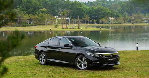 Phân khúc bị khách Việt 'lạnh nhạt' nhất thị trường: 3/4 xe lọt top bán ế, Toyota Camry bán gấp 4 lần các đối thủ còn lại
