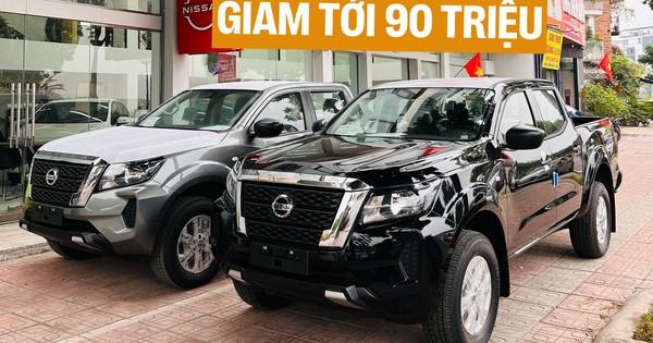 Nissan Navara giảm tới 90 triệu tại đại lý: Đấu Triton, Hilux bằng giá khởi điểm thực tế thấp nhất phân khúc