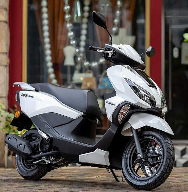 Honda bất ngờ tung ra mẫu xe tay ga 125 cc nhìn giống như con lai giữa Honda Air Blade và Honda Lead nhưng giá thì chưa tới 40 triệu đồng - Ảnh 2