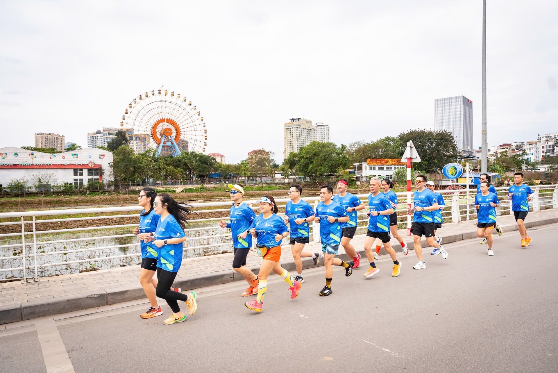 Khởi động giải marathon Quốc tế Di sản Hà Nội 2025: Đường chạy hoàn toàn mới, độc đáo cho các vận động viên - Ảnh 1