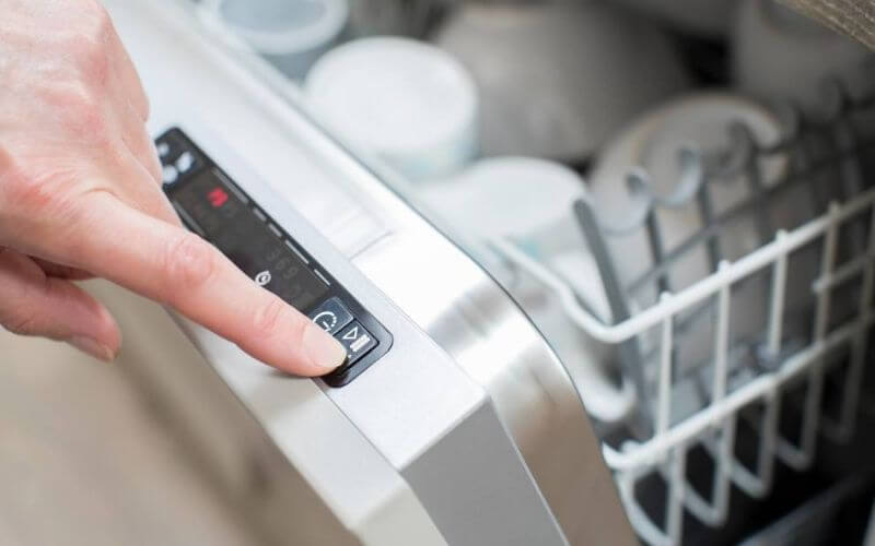 Máy rửa bát tốn nhiều điện nước hay không? - Ảnh 2