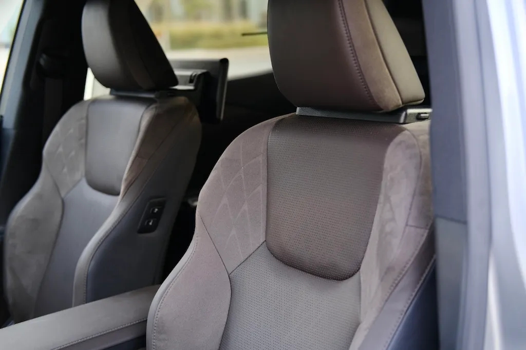 Lexus RX 350h 2025 đã về Việt Nam: Tinh ý mới thấy điểm khác bản xăng, dễ thêm công nghệ, máy tiết kiệm xăng cạnh tranh X5, Q7 - Ảnh 18