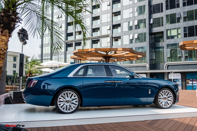 Ra mắt Rolls-Royce Ghost Series II giá từ 34,9 tỷ đồng: ‘Thảm bay’ của giới đại gia Việt - Ảnh 23