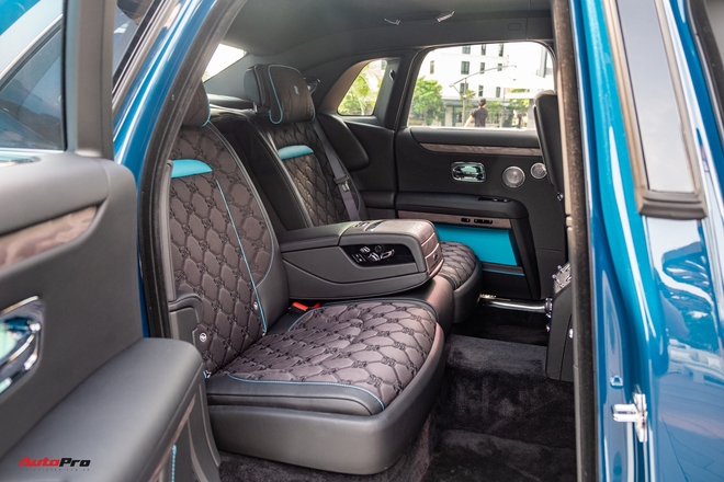 Ra mắt Rolls-Royce Ghost Series II giá từ 34,9 tỷ đồng: ‘Thảm bay’ của giới đại gia Việt - Ảnh 7