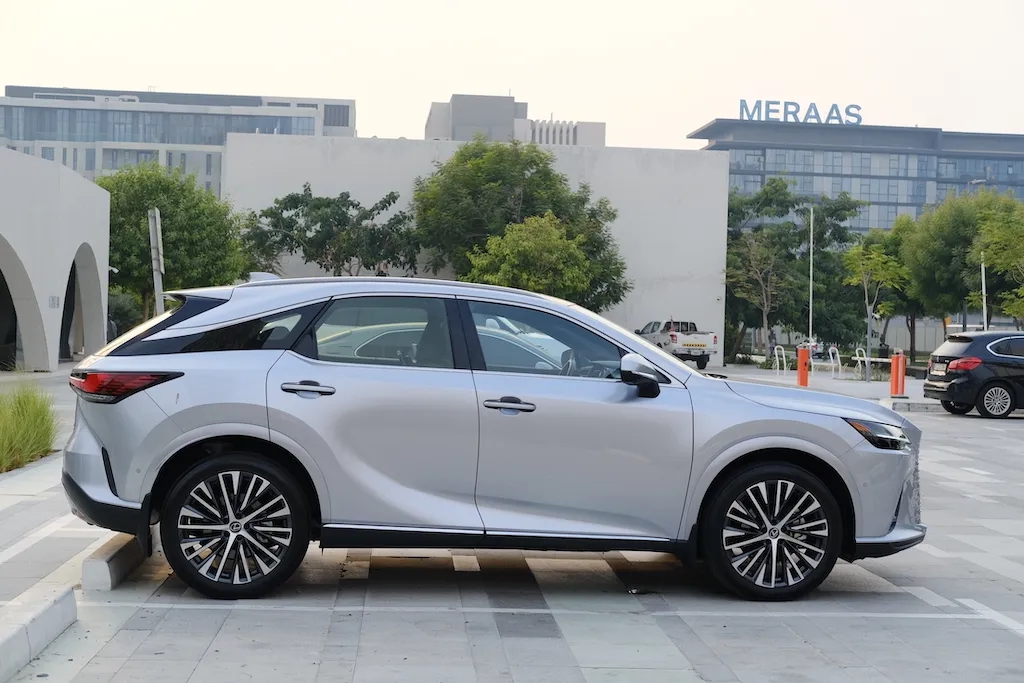 Lexus RX 350h 2025 đã về Việt Nam: Tinh ý mới thấy điểm khác bản xăng, dễ thêm công nghệ, máy tiết kiệm xăng cạnh tranh X5, Q7 - Ảnh 10