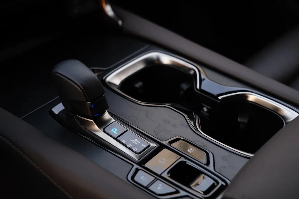 Lexus RX 350h 2025 đã về Việt Nam: Tinh ý mới thấy điểm khác bản xăng, dễ thêm công nghệ, máy tiết kiệm xăng cạnh tranh X5, Q7 - Ảnh 17