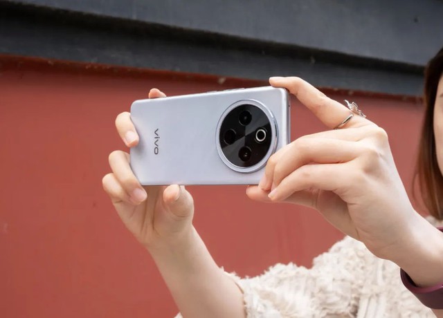 Mẫu smartphone xứng đáng "bá chủ" tầm giá 6 triệu: Pin 7300mAh cực khủng, màn chất hơn iPhone 16, sạc 90W - Ảnh 3