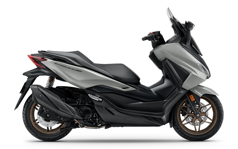 Honda chính thức ra mắt mẫu xe tay ga có thể cạnh tranh sòng phẳng với Yamaha XMAX 300 - Ảnh 1