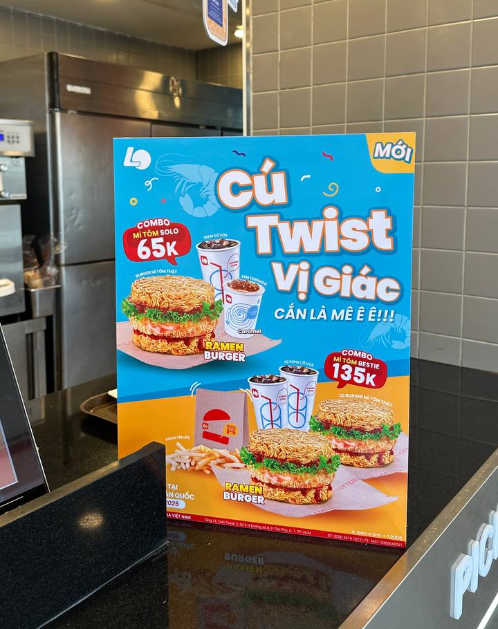 "Cái giá phải trả" khi tò mò ăn thử món burger mì tôm độc lạ: 50k có phải quá đắt? - Ảnh 5