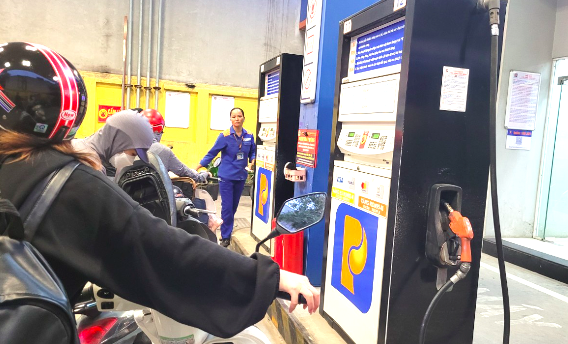 Diễn biến khó lường trên thị trường xăng dầu khi giá giảm sâu - Ảnh 1