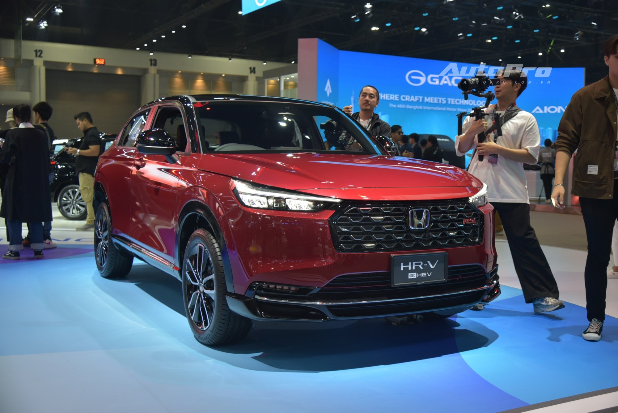 Loạt xe ra mắt Việt Nam tháng 4/2025: Đều là SUV, có cả máy xăng, hybrid, giá dự kiến từ khoảng 600 triệu đến... gần 9 tỷ đồng - Ảnh 1