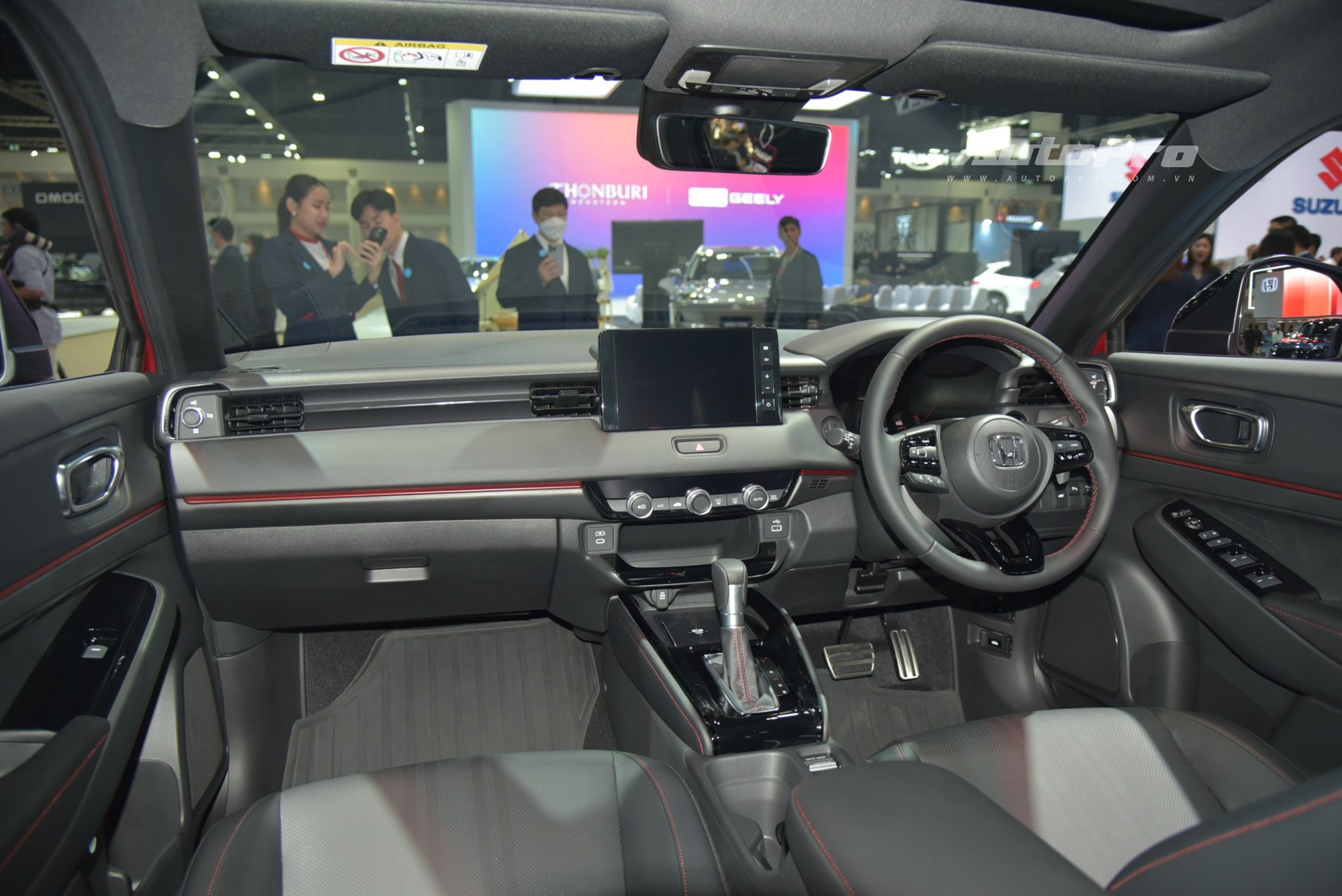 Loạt xe ra mắt Việt Nam tháng 4/2025: Đều là SUV, có cả máy xăng, hybrid, giá dự kiến từ khoảng 600 triệu đến... gần 9 tỷ đồng - Ảnh 5