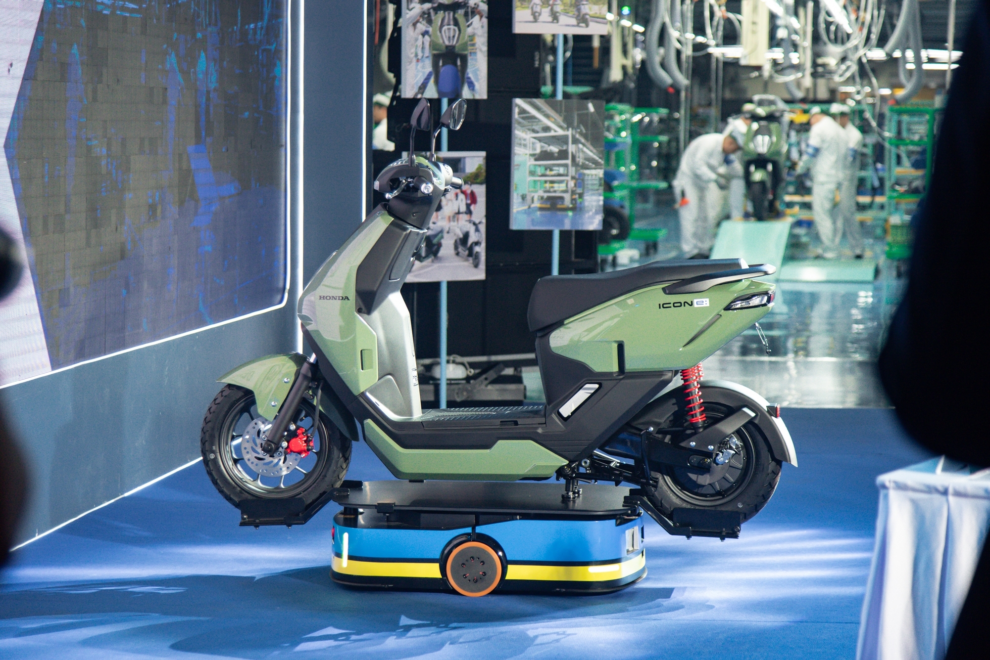 Loạt xe ra mắt Việt Nam tháng 4/2025: Đều là SUV, có cả máy xăng, hybrid, giá dự kiến từ khoảng 600 triệu đến... gần 9 tỷ đồng - Ảnh 8