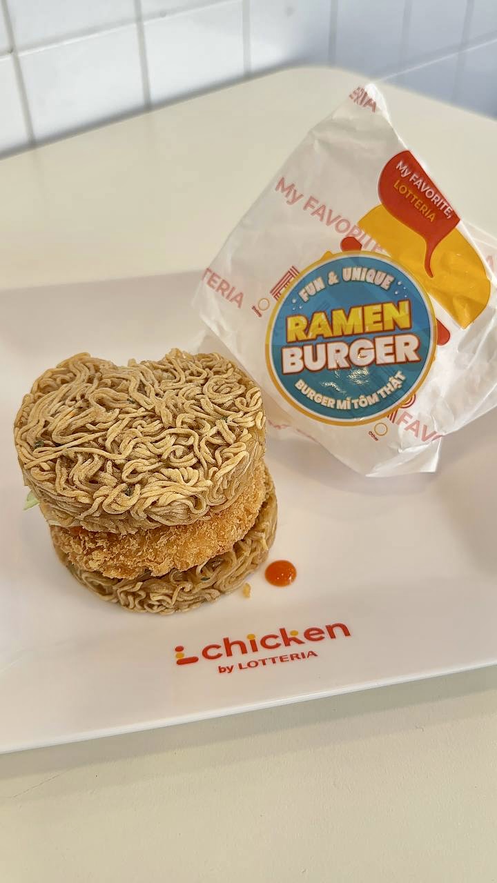 "Cái giá phải trả" khi tò mò ăn thử món burger mì tôm độc lạ: 50k có phải quá đắt? - Ảnh 3