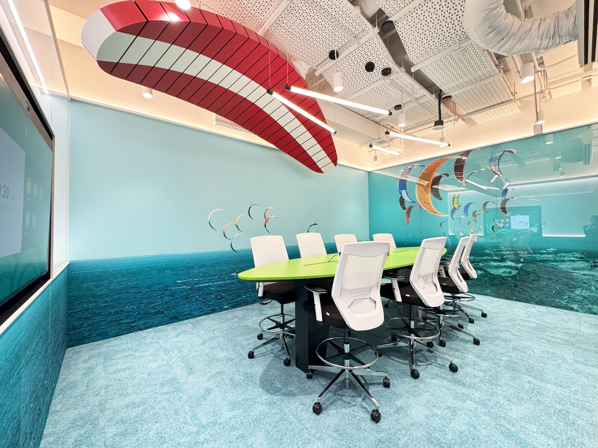 Bên trong trụ sở chính của Grab tại Singapore: Bố trí từ phòng gym, phòng karaoke đến "nhà trẻ thu nhỏ", phòng họp theo chủ đề thể thao để thúc đẩy tinh thần nhân viên - Ảnh 6