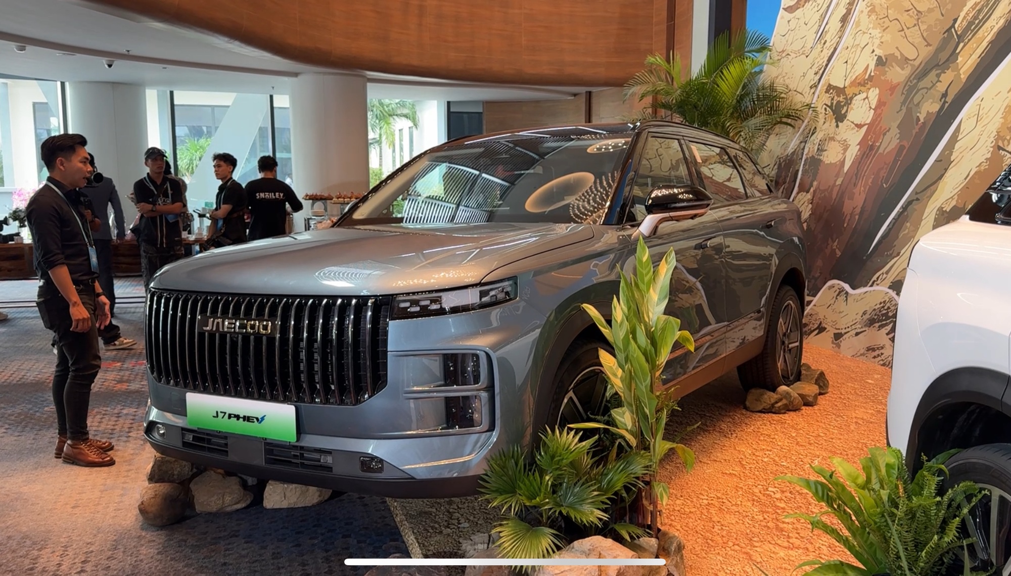 Đáp trả BYD Sealion 6, Jaecoo J7 PHEV giảm 90 triệu đồng - Ảnh 1