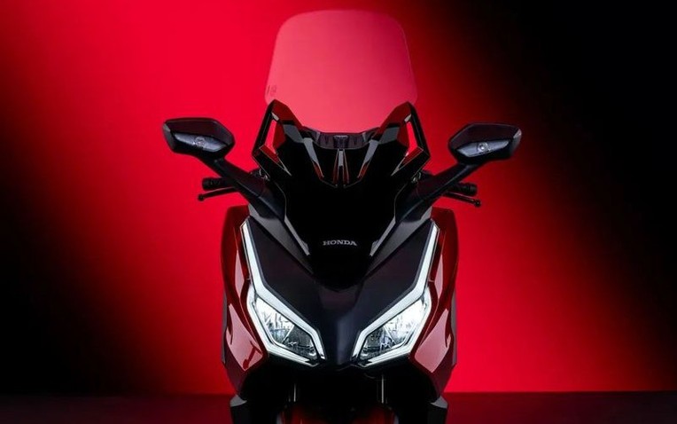 Honda cho ra mắt mẫu xe tay ga cao cấp hơn cả Honda SH, được trang bị nhiều tính năng 'khủng' với động cơ siêu mạnh - Ảnh 1