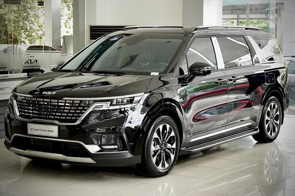 Kia Carnival dọn kho bản máy xăng, giảm giá 120 triệu tại đại lý: Giá thực tế còn 1,639 tỷ đồng, khách mua phải đánh đổi bằng mẫu mã - Ảnh 3