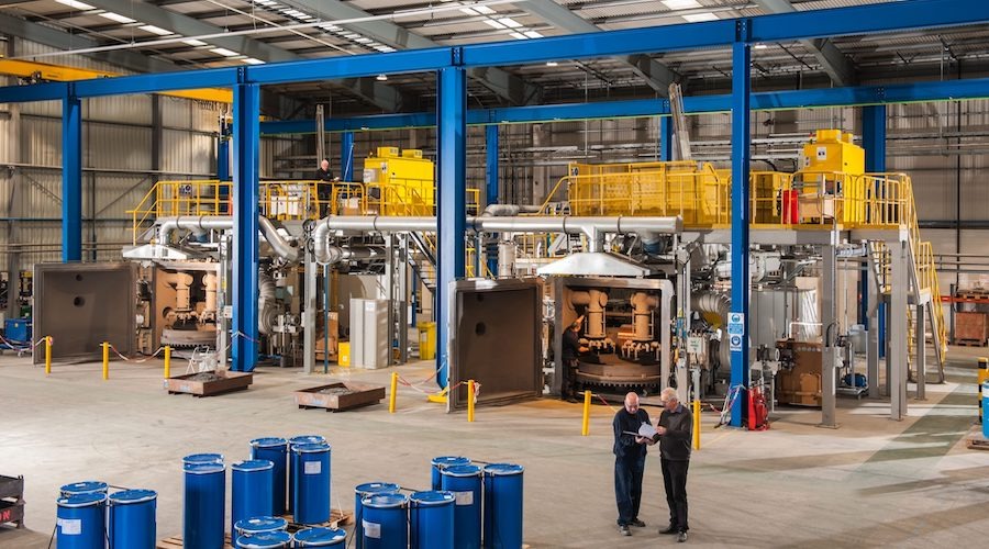 Một ngành công nghiệp trụ cột của châu Âu trước bờ vực tan rã, quan chức kêu gọi hành động khẩn - Cả Mỹ, Nga, Trung Quốc được gọi tên là tác nhân chính - Ảnh 1