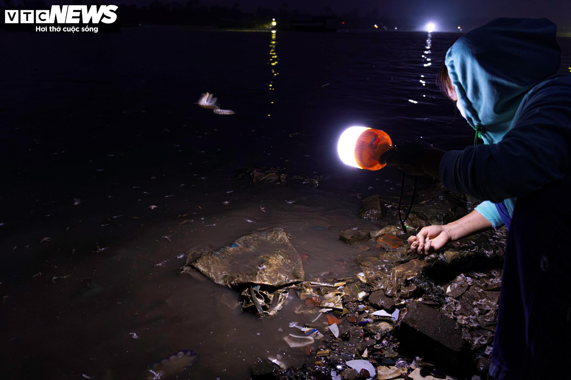 Giăng lưới săn loài 'lộc trời' sống chỉ vài giờ, giá đắt đỏ ở Hà Nội - Ảnh 7