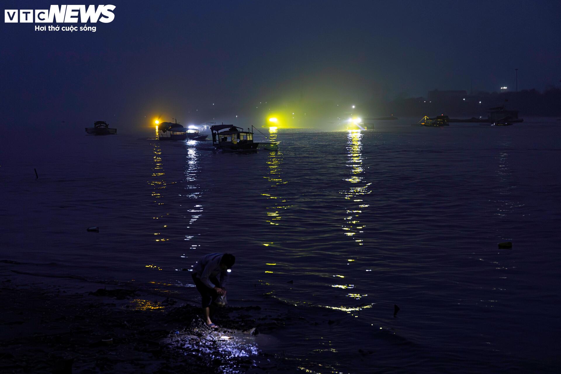Giăng lưới săn loài 'lộc trời' sống chỉ vài giờ, giá đắt đỏ ở Hà Nội - Ảnh 8