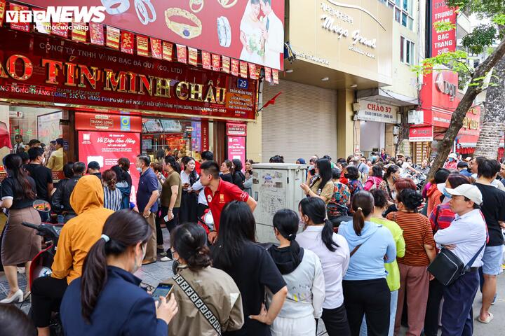 Khách mua 1 chỉ vàng, cửa hàng hẹn 10 ngày sau trả - Ảnh 4