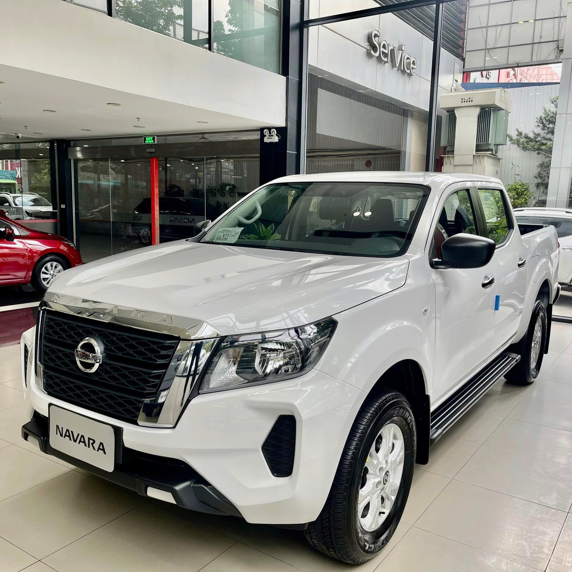 Nissan Navara giảm tới 90 triệu tại đại lý: Đấu Triton, Hilux bằng giá khởi điểm thực tế thấp nhất phân khúc - Ảnh 2
