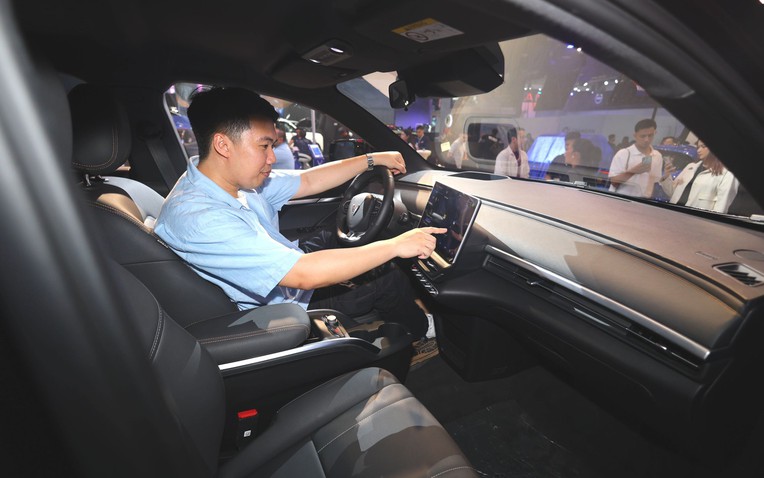 Tiến thần tốc vào quốc gia 119 triệu dân, đây là những gì hãng xe tỷ phú Phạm Nhật Vượng đang "phủ sóng" - Ảnh 1