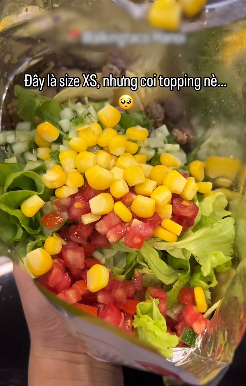 65k gói bim bim mang danh “tacos đi bộ” ở Hà Nội khiến dân tình xôn xao, càng “dậy sóng hơn” khi chủ quán lên tiếng - Ảnh 3