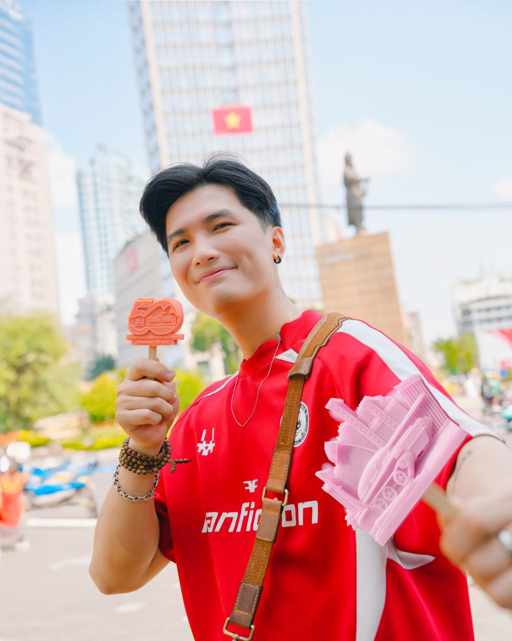 Kem 3D bán 1.000 chiếc/ngày “siêu hot” tại TP.HCM: Khách Tây ngỡ ngàng vì quá giống thật, người trẻ đổ xô check-in dịp 30/4 - Ảnh 12