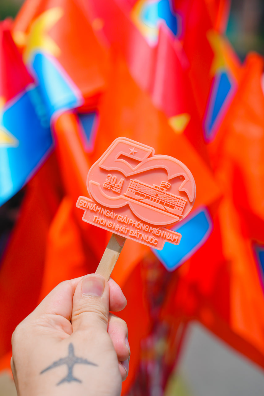 Kem 3D bán 1.000 chiếc/ngày “siêu hot” tại TP.HCM: Khách Tây ngỡ ngàng vì quá giống thật, người trẻ đổ xô check-in dịp 30/4 - Ảnh 1