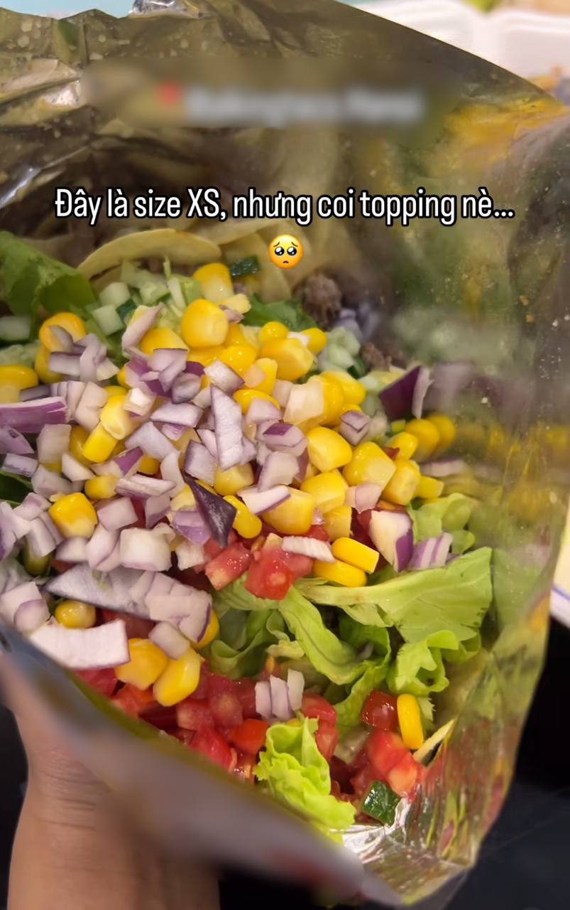 65k gói bim bim mang danh “tacos đi bộ” ở Hà Nội khiến dân tình xôn xao, càng “dậy sóng hơn” khi chủ quán lên tiếng - Ảnh 4