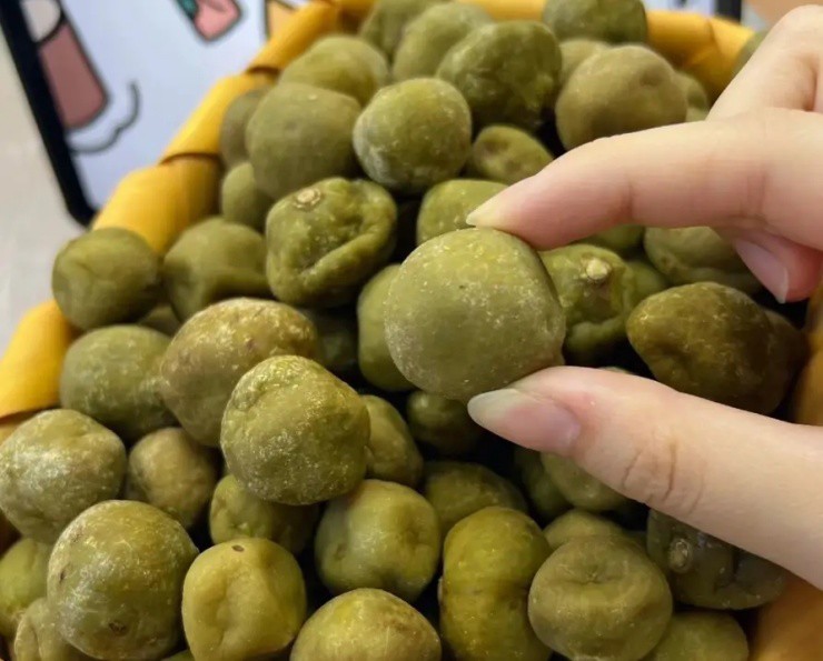 Quả mọc đầy đường ở Việt Nam, sang nước ngoài đắt phát sốc - Ảnh 2