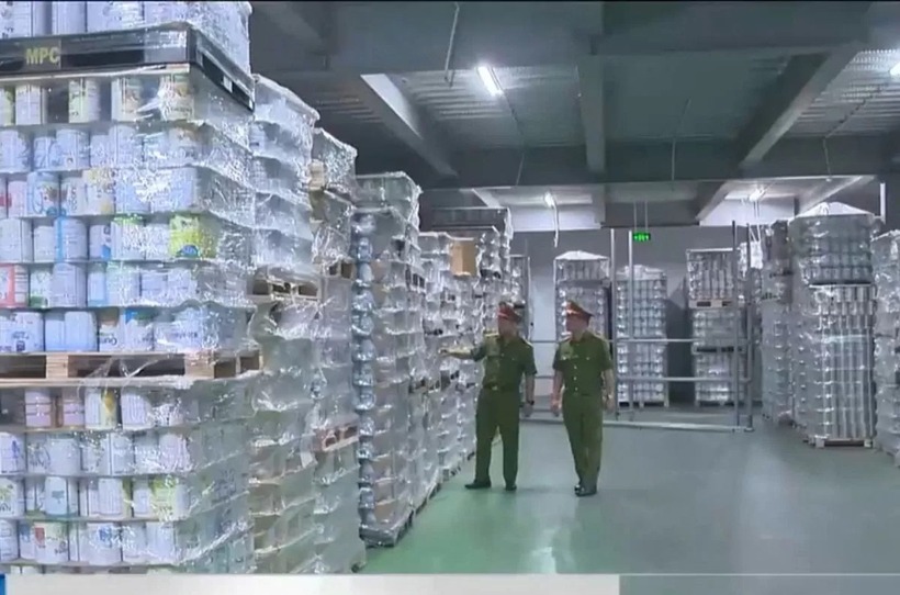 Cận cảnh đường dây làm giả gần 600 loại sữa dành cho trẻ sinh non, thiếu tháng, phụ nữ có thai... thu lợi gần 500 tỷ đồng - Ảnh 1