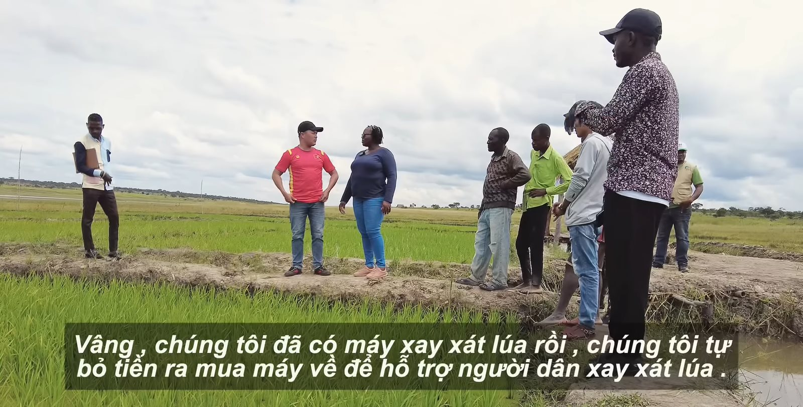 Sở Nông nghiệp Angola đến tận nơi xem team châu Phi cách trồng lúa, bất ngờ khi người Việt giúp dân bản hoàn toàn miễn phí - Ảnh 4