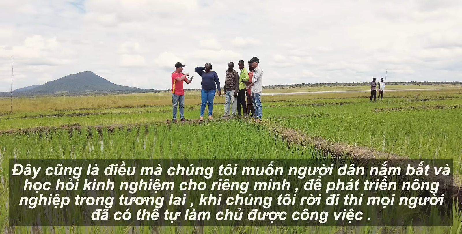 Sở Nông nghiệp Angola đến tận nơi xem team châu Phi cách trồng lúa, bất ngờ khi người Việt giúp dân bản hoàn toàn miễn phí - Ảnh 9