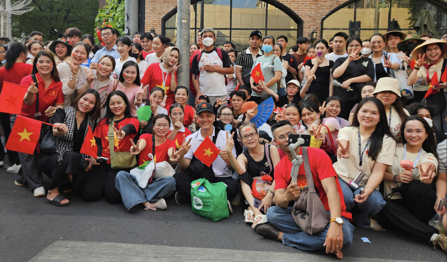 Những khách sạn có view "đỉnh nóc" xem bắn pháo hoa, diễu binh, diễu hành - Ảnh 4