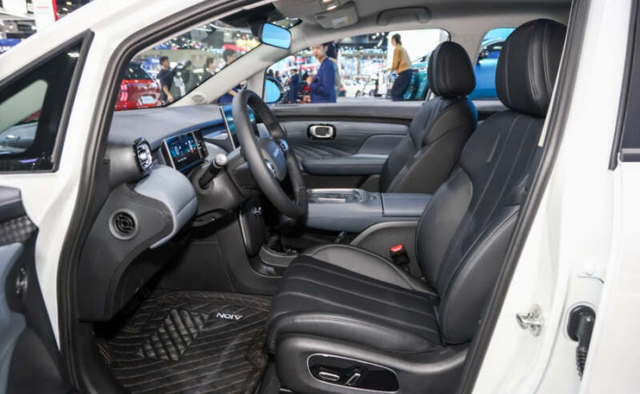 Mẫu xe hatchback thiết kế cực đẹp khuấy đảo thị trường, giá quy đổi ngang Hyundai Grand i10 - Ảnh 3