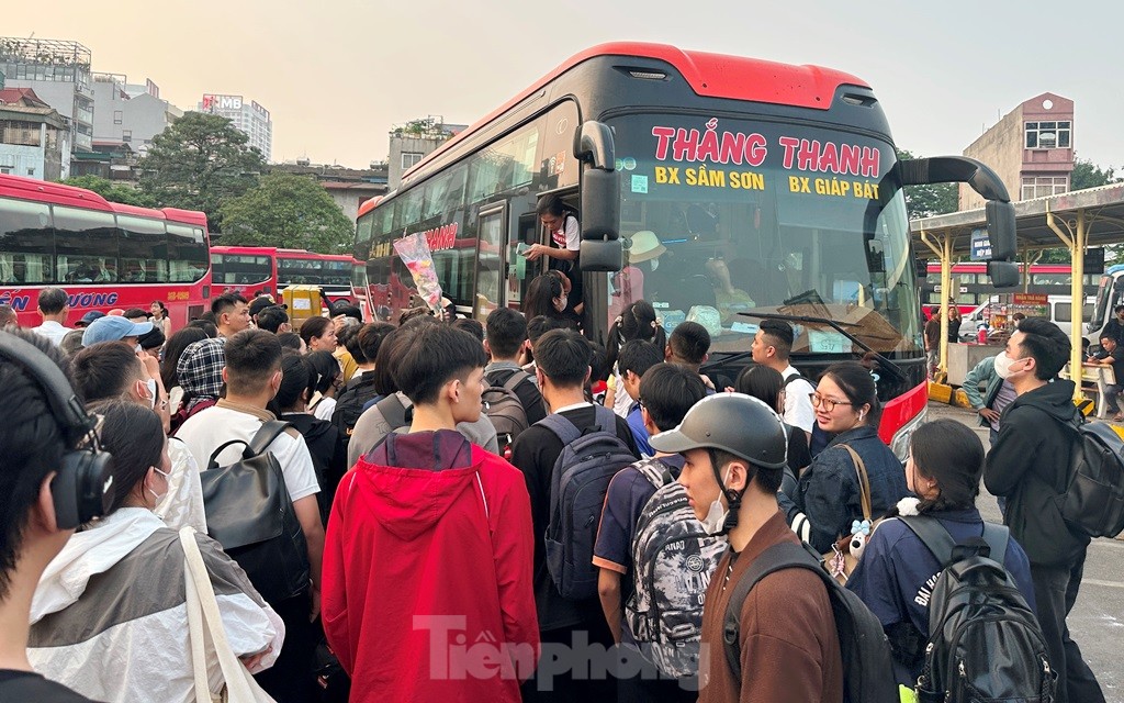 ‘Cháy’ xe khách về một số tỉnh thành, bến ‘tung’ xe tăng cường - Ảnh 1