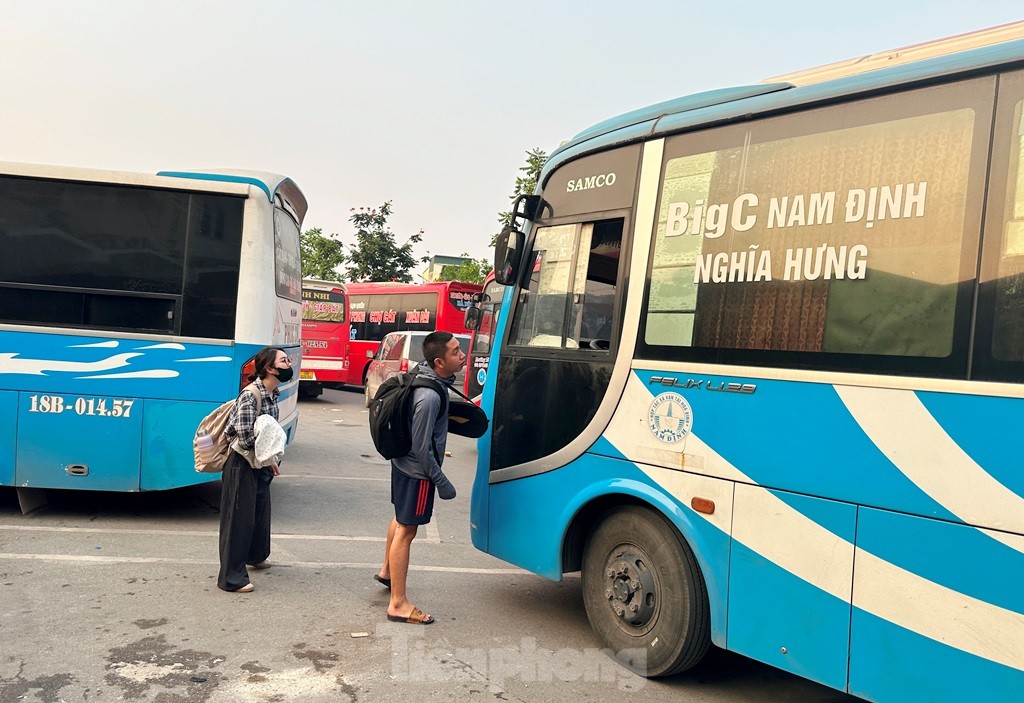 ‘Cháy’ xe khách về một số tỉnh thành, bến ‘tung’ xe tăng cường - Ảnh 4