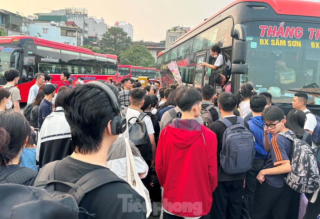 ‘Cháy’ xe khách về một số tỉnh thành, bến ‘tung’ xe tăng cường - Ảnh 7